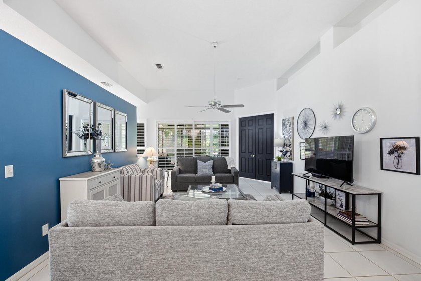 Move right into this beautifully updated 2-bedroom plus den home - photo 5