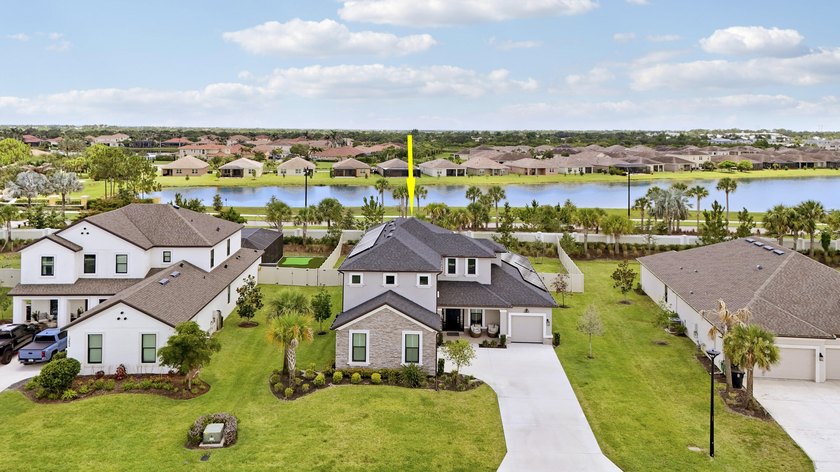 Welcome to this stunning two-story home offering the perfect - photo 3