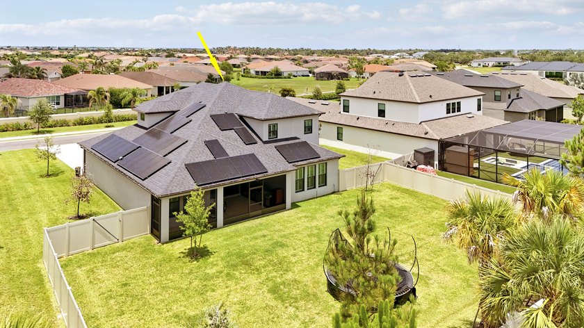 Welcome to this stunning two-story home offering the perfect - photo 6