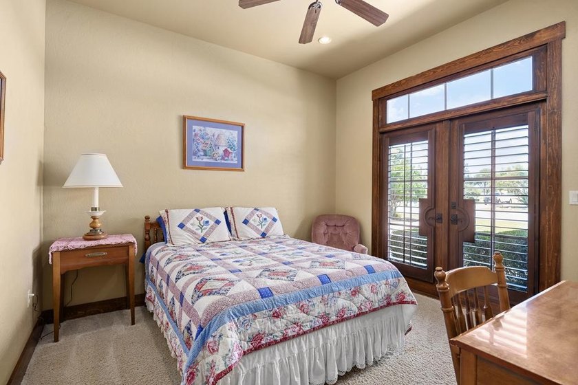 Enjoy gracious indoor and outdoor living from this beautiful one - photo 12