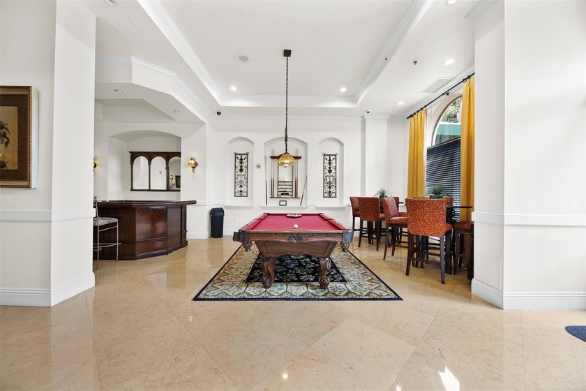 Updated 2BR/2BA corner residence with high ceilings, bright open - photo 19