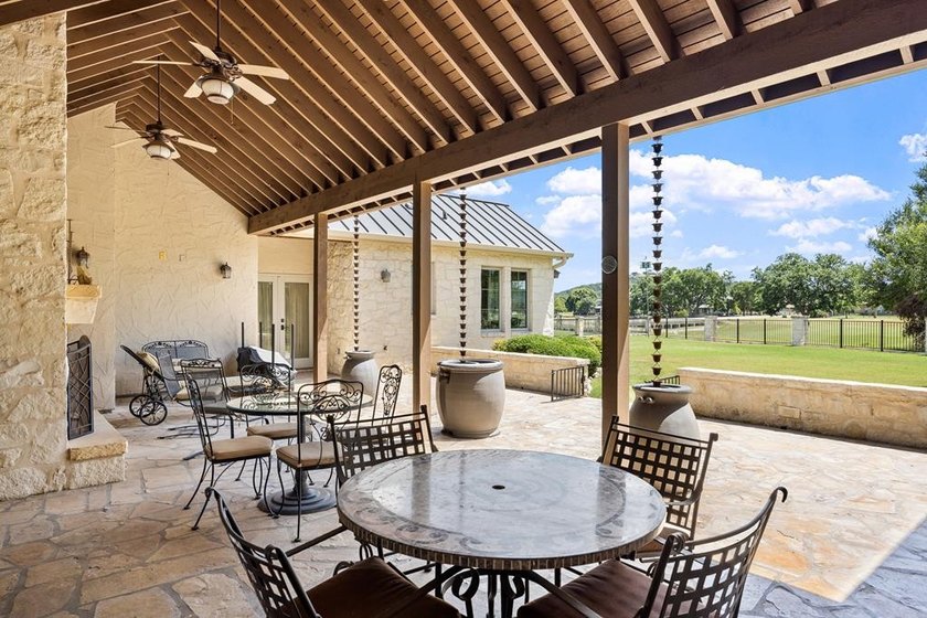 Enjoy gracious indoor and outdoor living from this beautiful one - photo 34