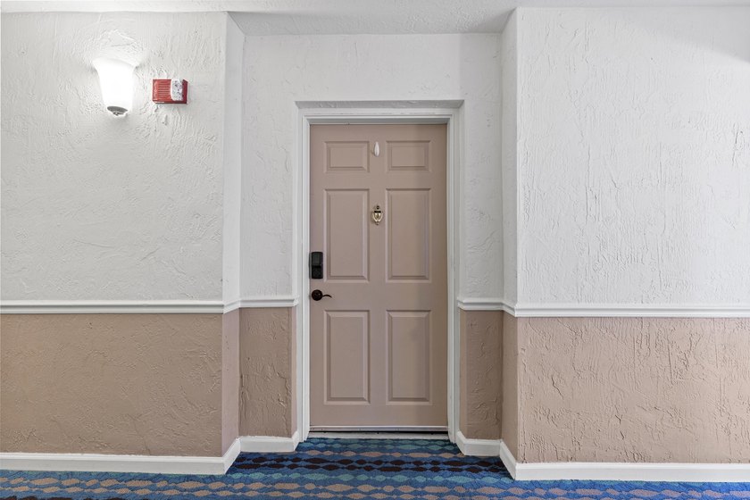 Beautifully maintained residence in the sought-after Flagler - photo 4