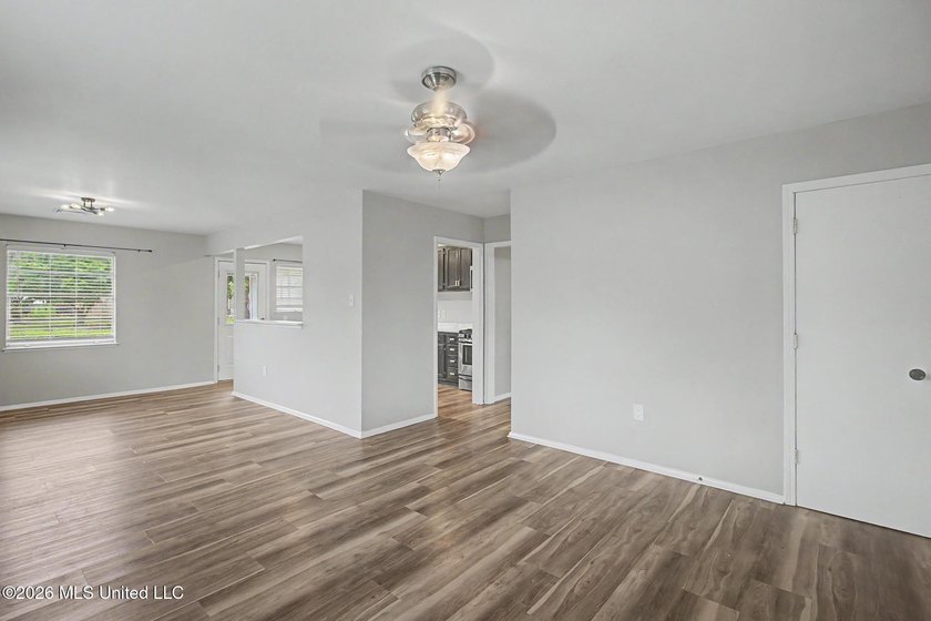 Charming home that is move in ready. This cozy home is waiting - photo 3