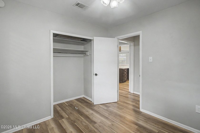 Charming home that is move in ready. This cozy home is waiting - photo 10