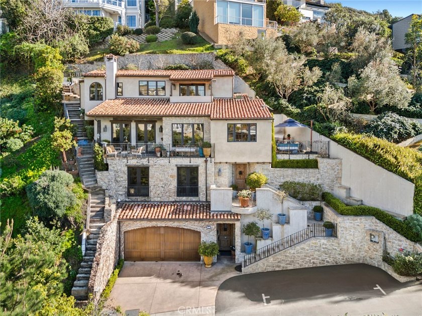 Located in one of Laguna Beach's most coveted neighborhoods - photo 2