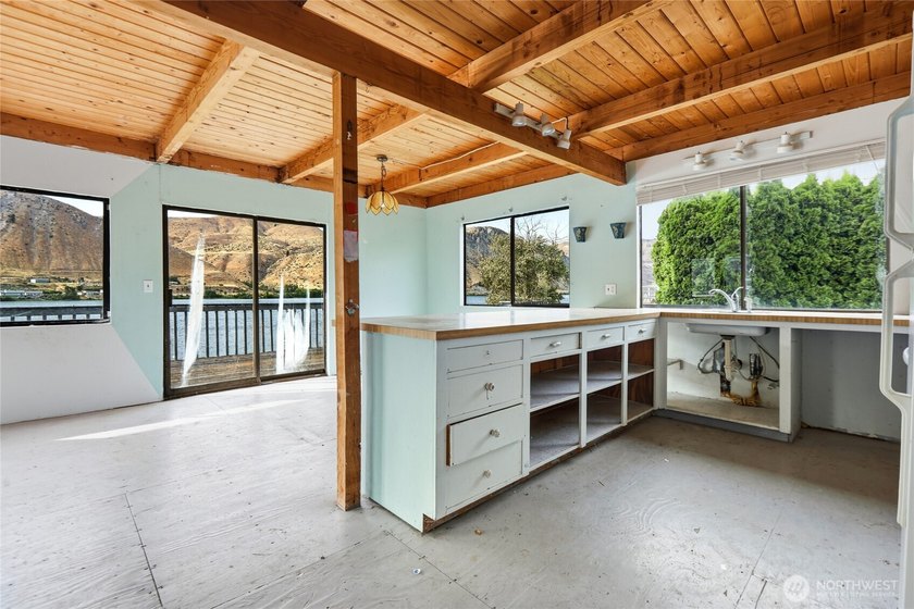 Rare opportunity to own an affordable riverfront property with - photo 4
