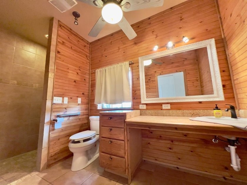 Rare opportunity to acquire a home in the heart of the hill - photo 20