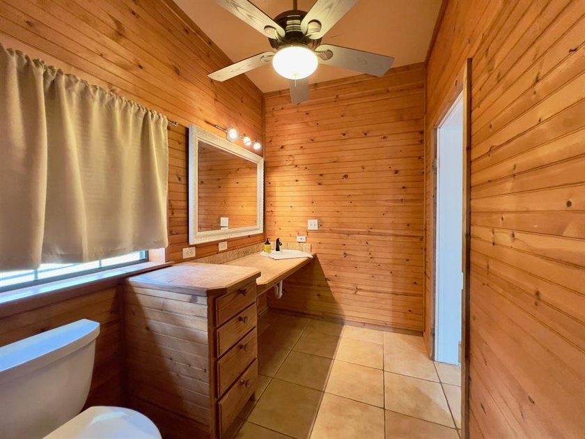 Rare opportunity to acquire a home in the heart of the hill - photo 21