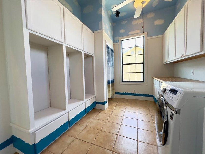 Rare opportunity to acquire a home in the heart of the hill - photo 25