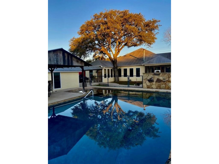 Rare opportunity to acquire a home in the heart of the hill - photo 34