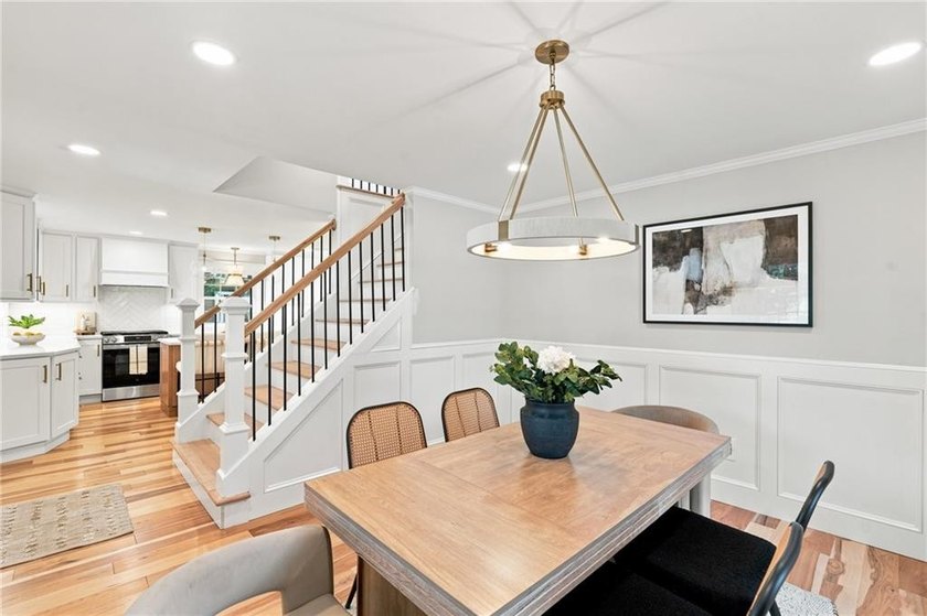 Welcome to a gorgeous reinvention of an 1880 gem in the heart of - photo 14