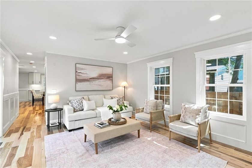 Welcome to a gorgeous reinvention of an 1880 gem in the heart of - photo 16