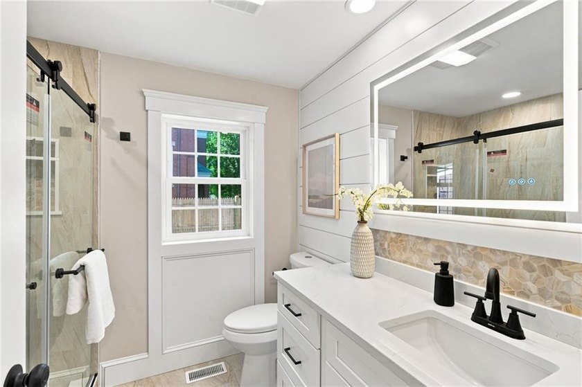 Welcome to a gorgeous reinvention of an 1880 gem in the heart of - photo 22