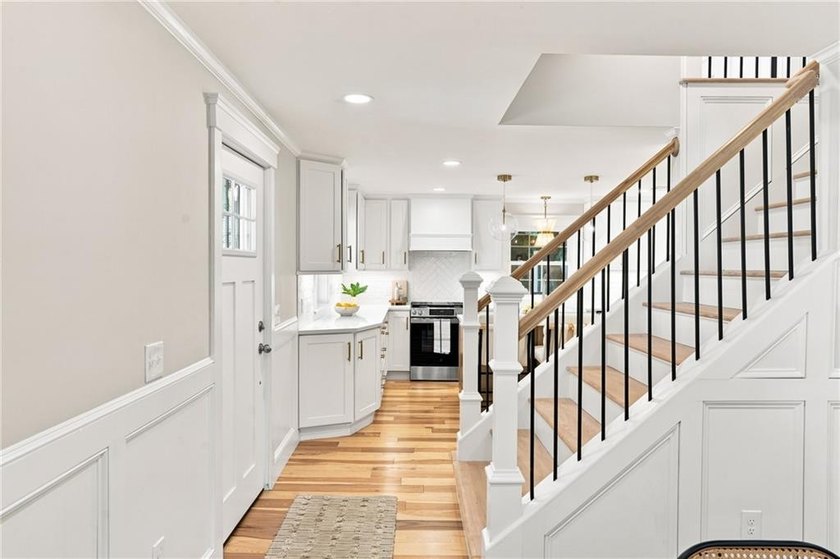 Welcome to a gorgeous reinvention of an 1880 gem in the heart of - photo 24