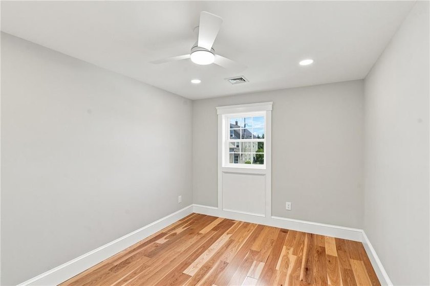 Welcome to a gorgeous reinvention of an 1880 gem in the heart of - photo 33