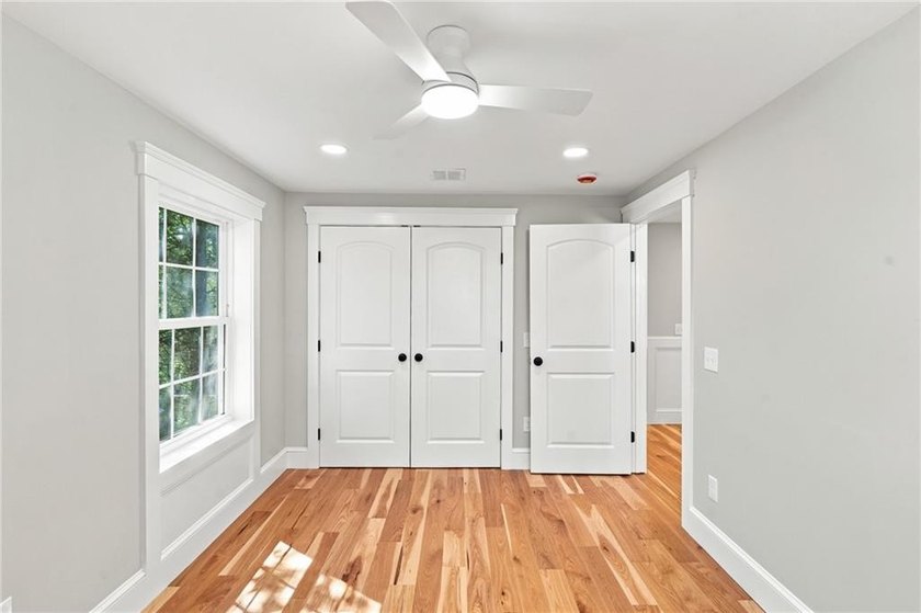 Welcome to a gorgeous reinvention of an 1880 gem in the heart of - photo 34