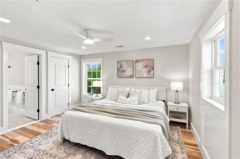 Welcome to a gorgeous reinvention of an 1880 gem in the heart of - photo 35