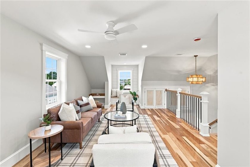Welcome to a gorgeous reinvention of an 1880 gem in the heart of - photo 43