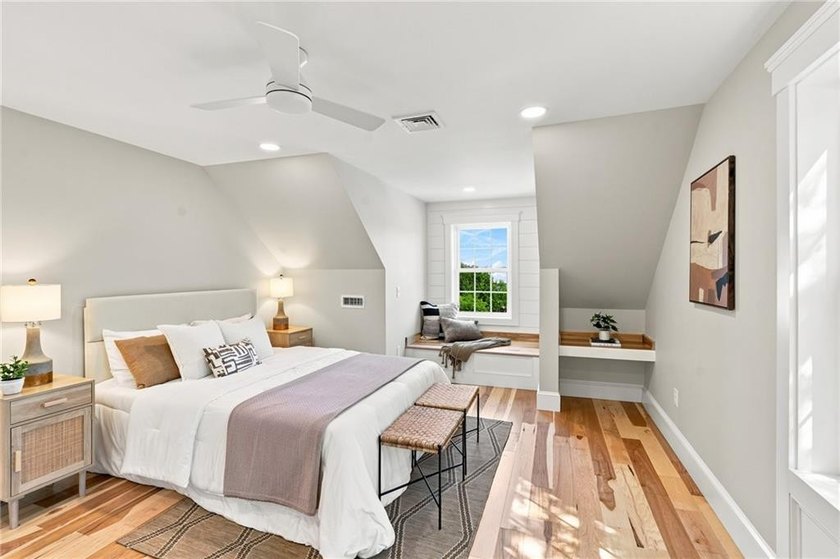 Welcome to a gorgeous reinvention of an 1880 gem in the heart of - photo 45
