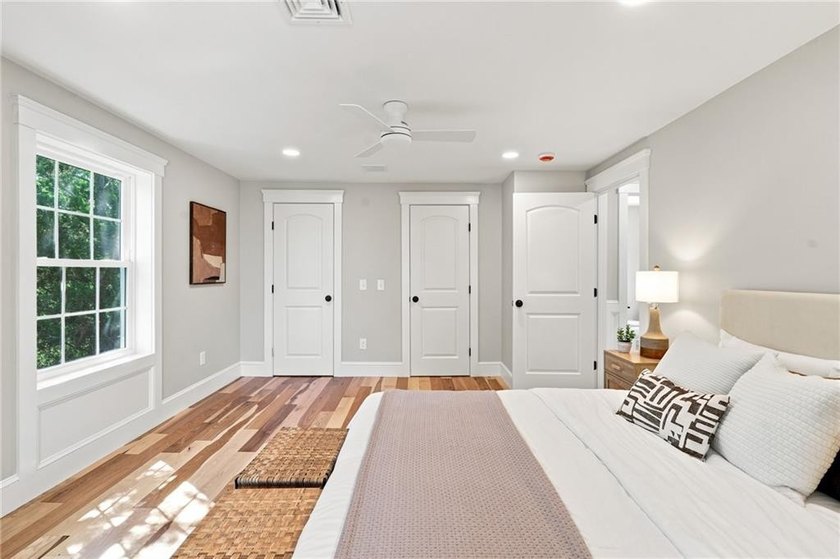 Welcome to a gorgeous reinvention of an 1880 gem in the heart of - photo 47