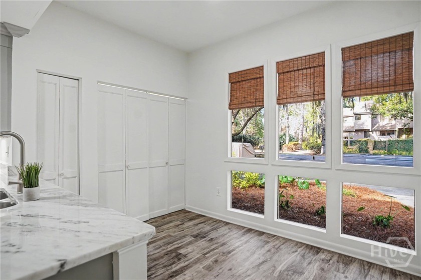 Welcome to effortless, maintenance-free living in The Landings - photo 7