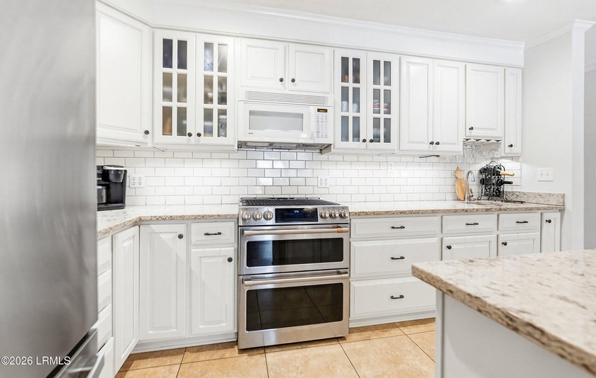 One story living on Ladys Island with 2,712 sq ft on a quiet - photo 11