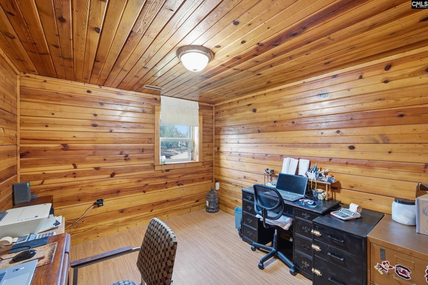 Discover this charming 1982 ranch-style Lake Murray bungalow - photo 30