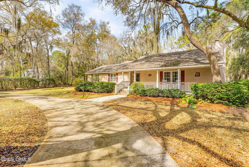 One story living on Ladys Island with 2,712 sq ft on a quiet - photo 36