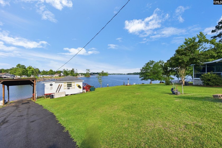 Discover this charming 1982 ranch-style Lake Murray bungalow - photo 50