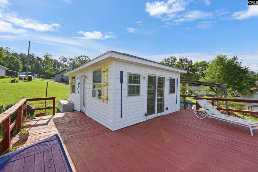 Discover this charming 1982 ranch-style Lake Murray bungalow - photo 53