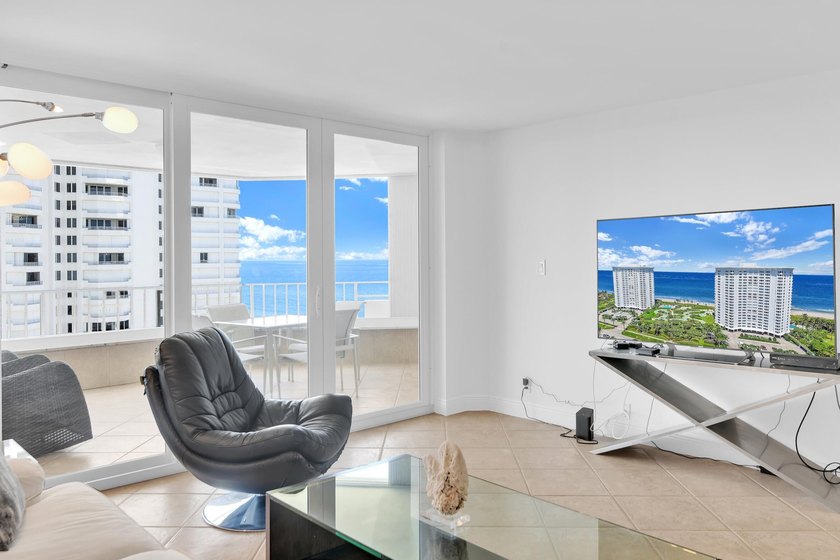 Sweeping Atlantic Ocean views and spectacular sunrises define - photo 8