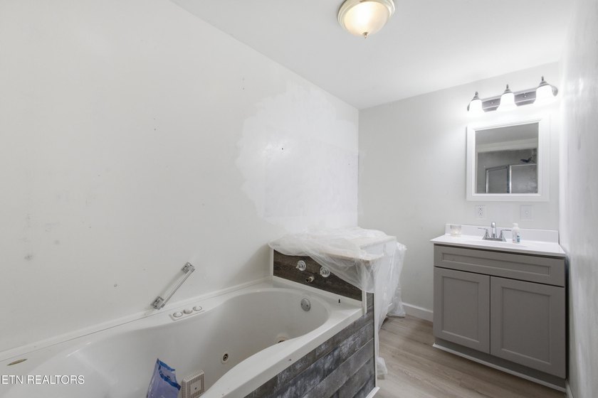 Charming, Affordable Don't miss this 3-bedroom, 2-bath home - photo 10