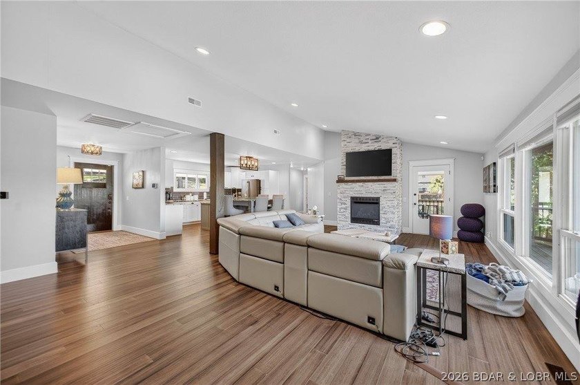 Commanding breathtaking panoramic views of the 24-mile marker - photo 13