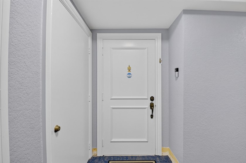 Live the Boca West Country Club lifestyle in this lovely 2 bed 2 - photo 5