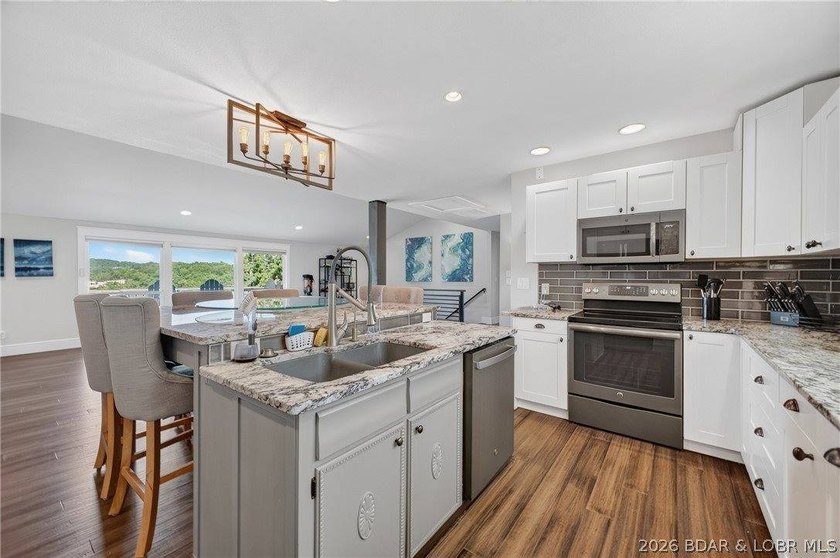 Commanding breathtaking panoramic views of the 24-mile marker - photo 16