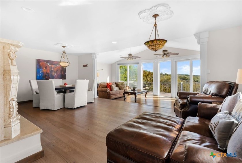 Extraordinary Lake Travis waterfront estate in the Sandy Shores - photo 20