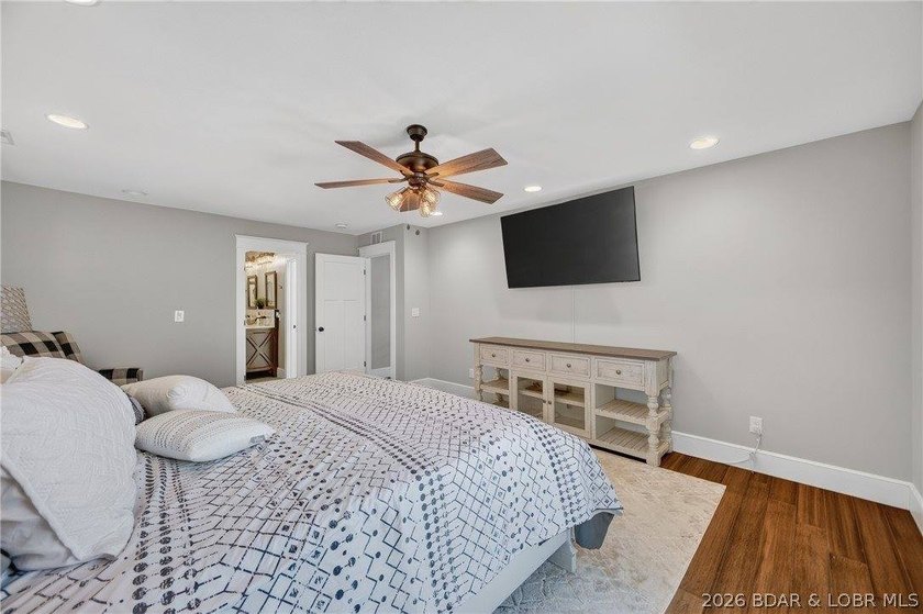 Commanding breathtaking panoramic views of the 24-mile marker - photo 28