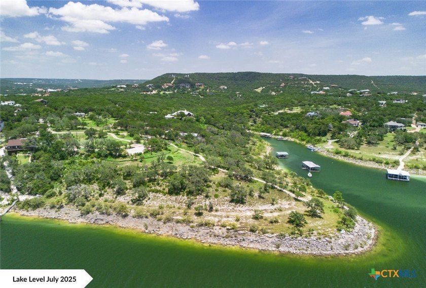 Extraordinary Lake Travis waterfront estate in the Sandy Shores - photo 28
