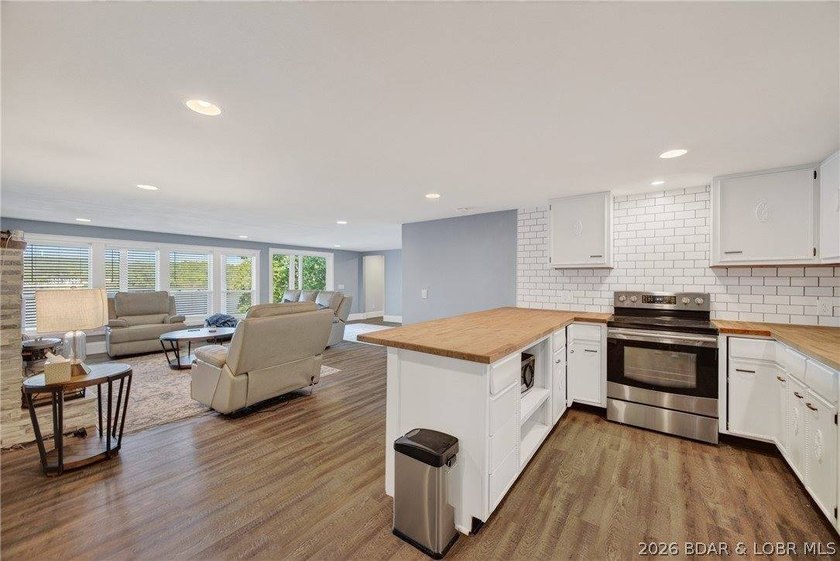 Commanding breathtaking panoramic views of the 24-mile marker - photo 39