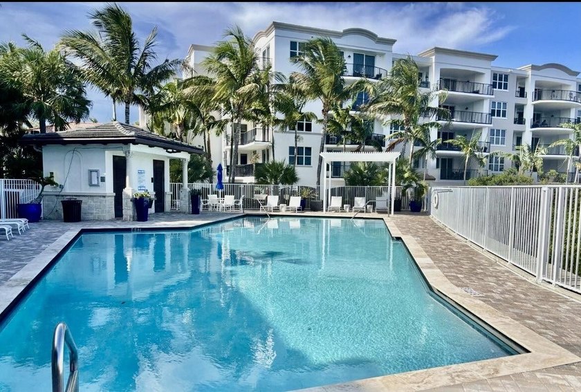 Welcome to this stunning tri-level Mediterranean-style townhome - photo 4