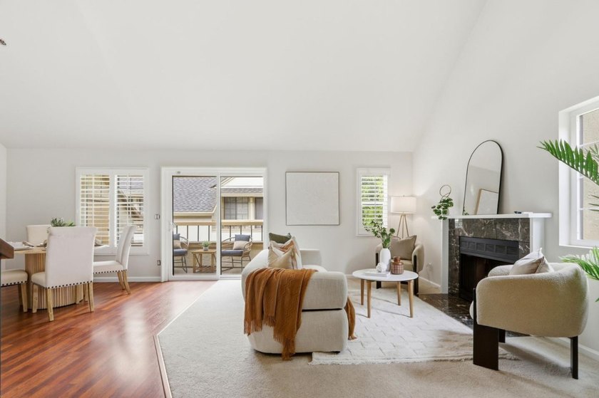Welcome to this beautifully updated townhouse-style condo - photo 7