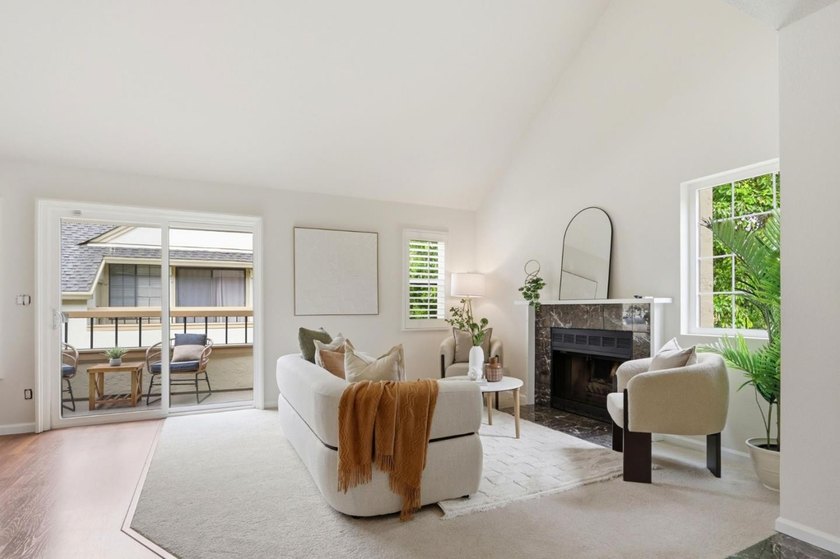 Welcome to this beautifully updated townhouse-style condo - photo 8