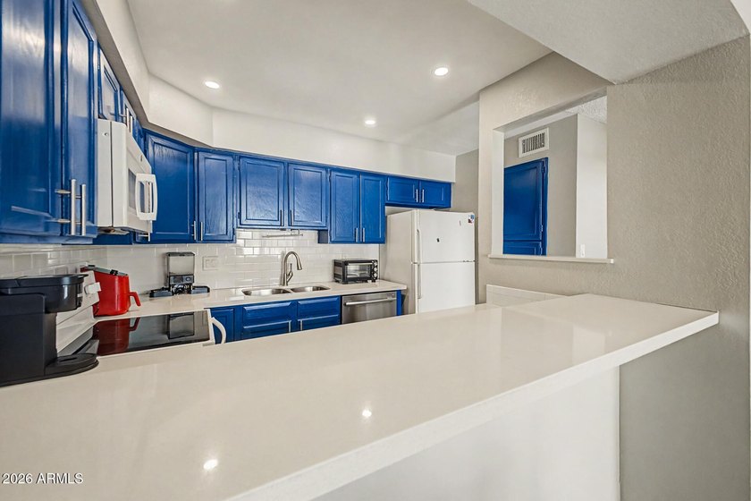 Seize the chance to own this end-unit townhome in Dobson Glen - photo 11
