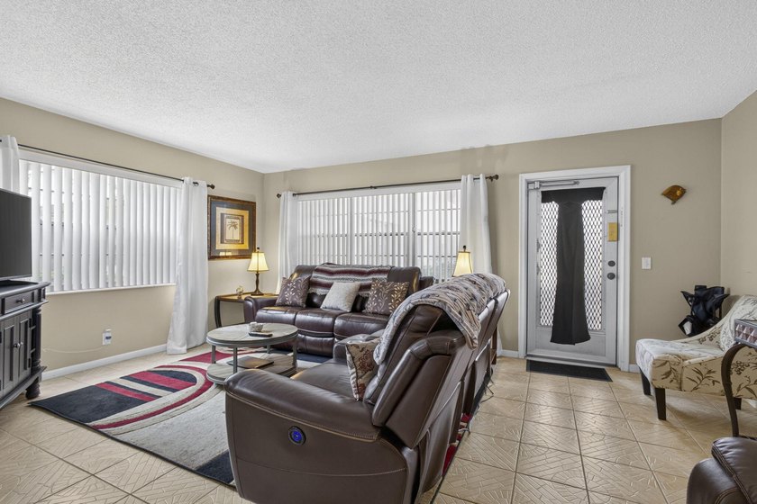 Rare first-floor corner end unit offering extra privacy - photo 5