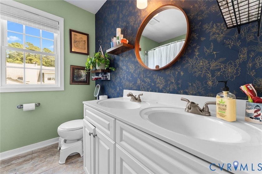 Welcome to this beautiful 1,843 sq ft traditional two-story - photo 16