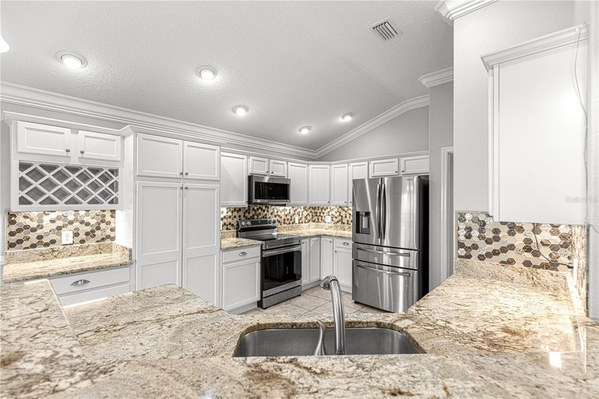 **BOND PAID!** **DESIGNER LILY MODEL IN THE VILLAGE OF SANIBEL** - photo 17