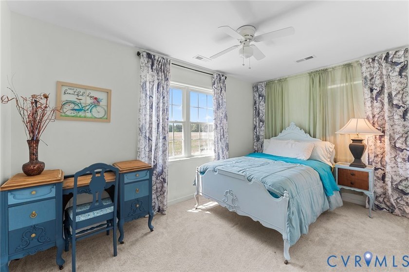 Welcome to this beautiful 1,843 sq ft traditional two-story - photo 22