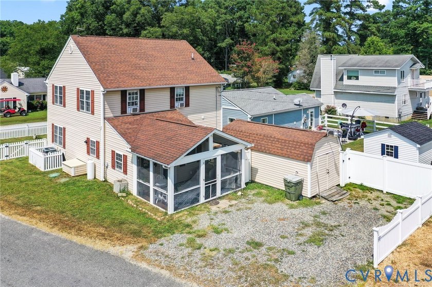 Welcome to this beautiful 1,843 sq ft traditional two-story - photo 33