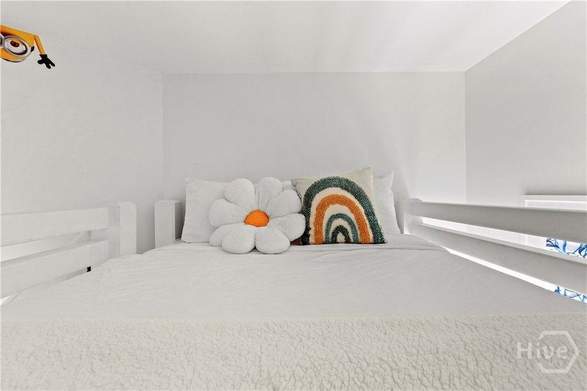 Welcome Home to this newly remodeled 8Bd / 5Ba home located on - photo 44
